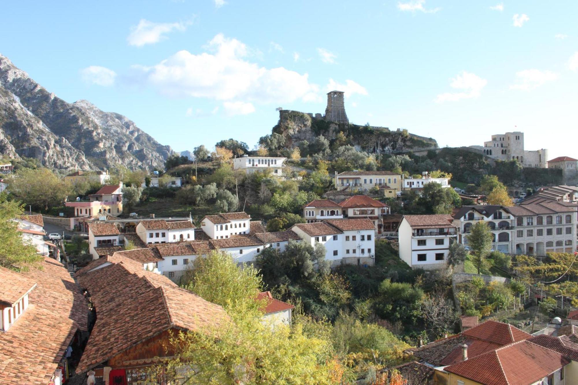 Hotel Panorama Kruje View On The Castle And The Old Town Exterior foto