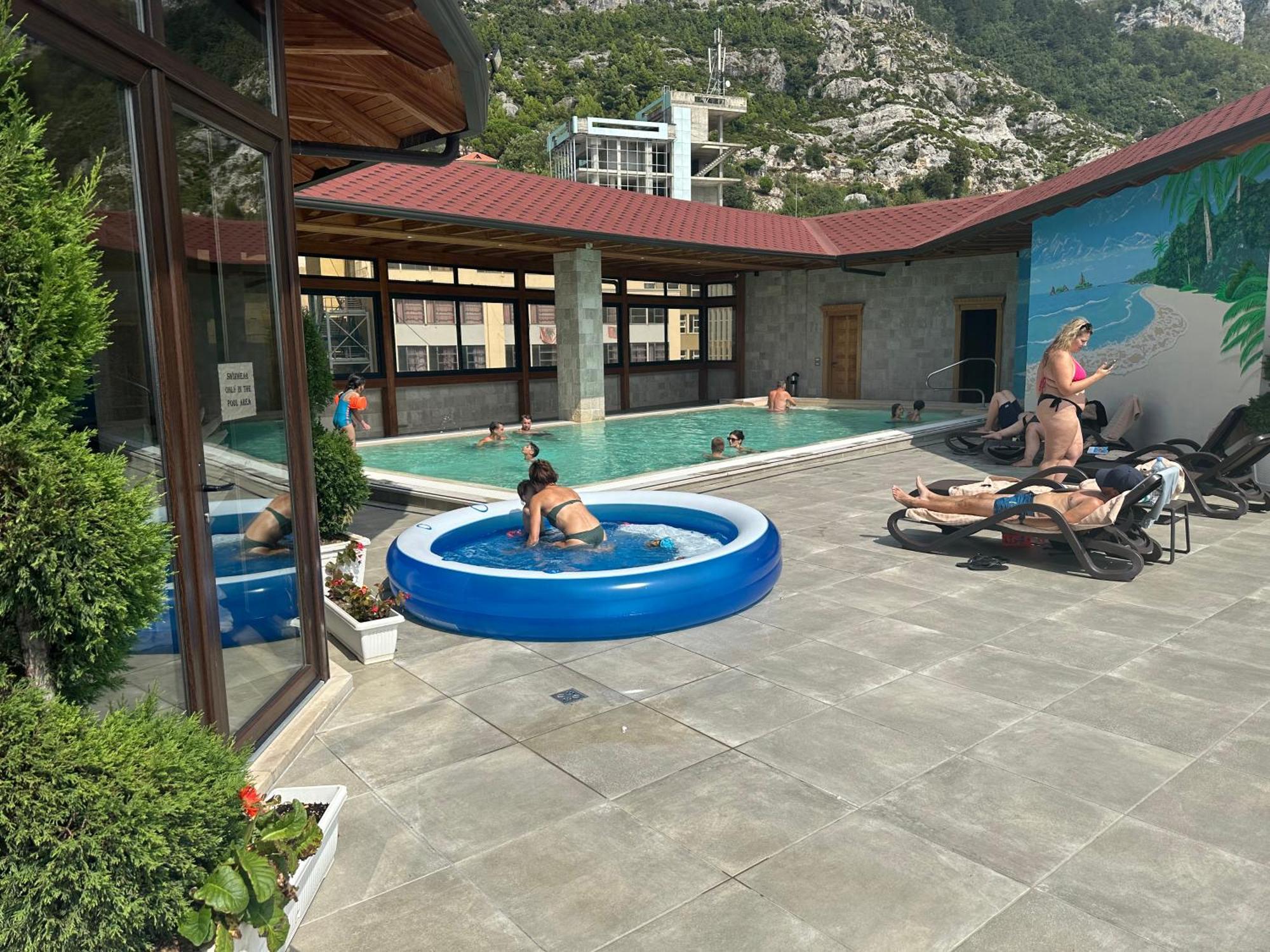 Hotel Panorama Kruje View On The Castle And The Old Town Exterior foto